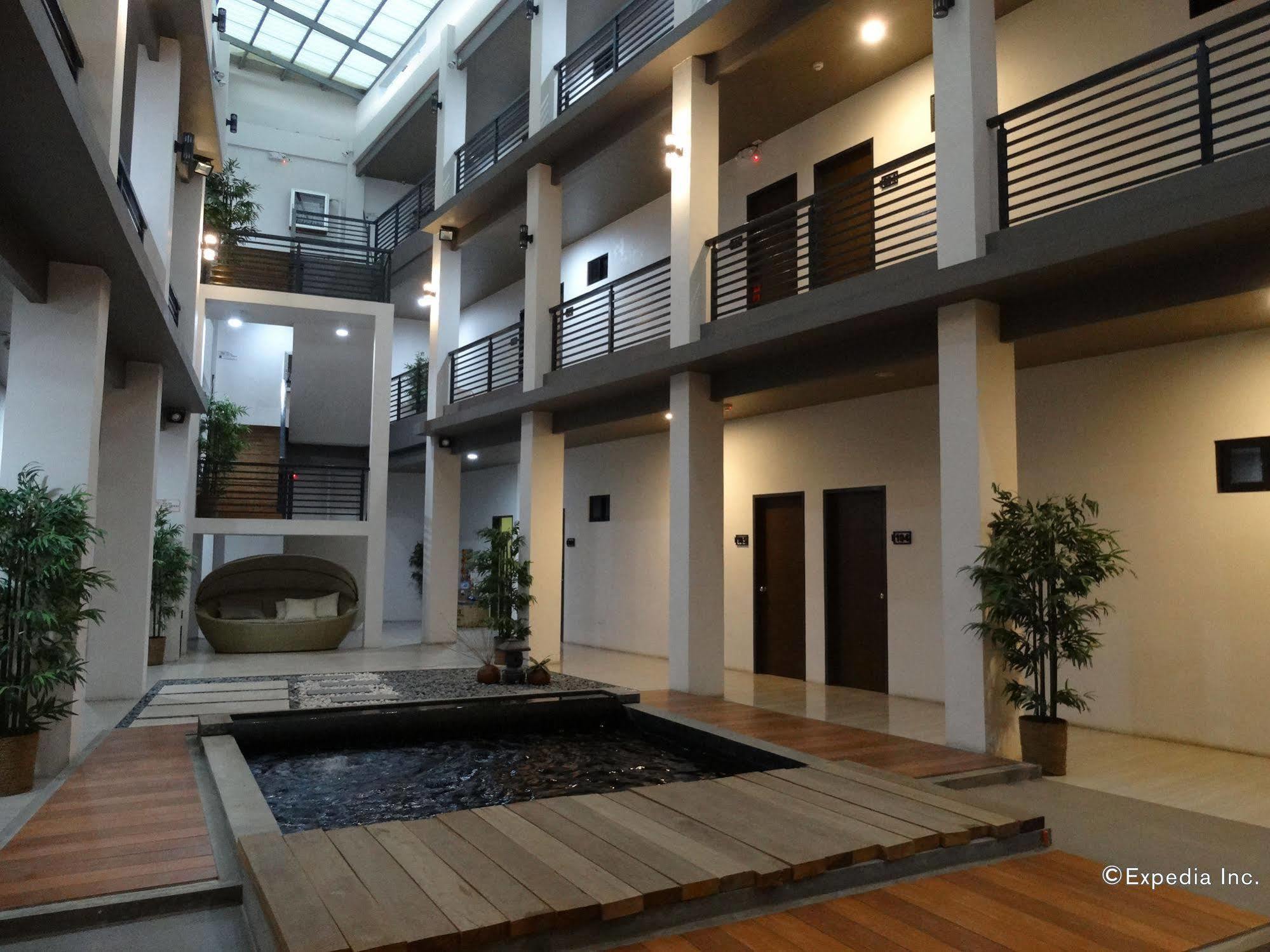 Urban Living Zen Hotel Davao City Exterior foto