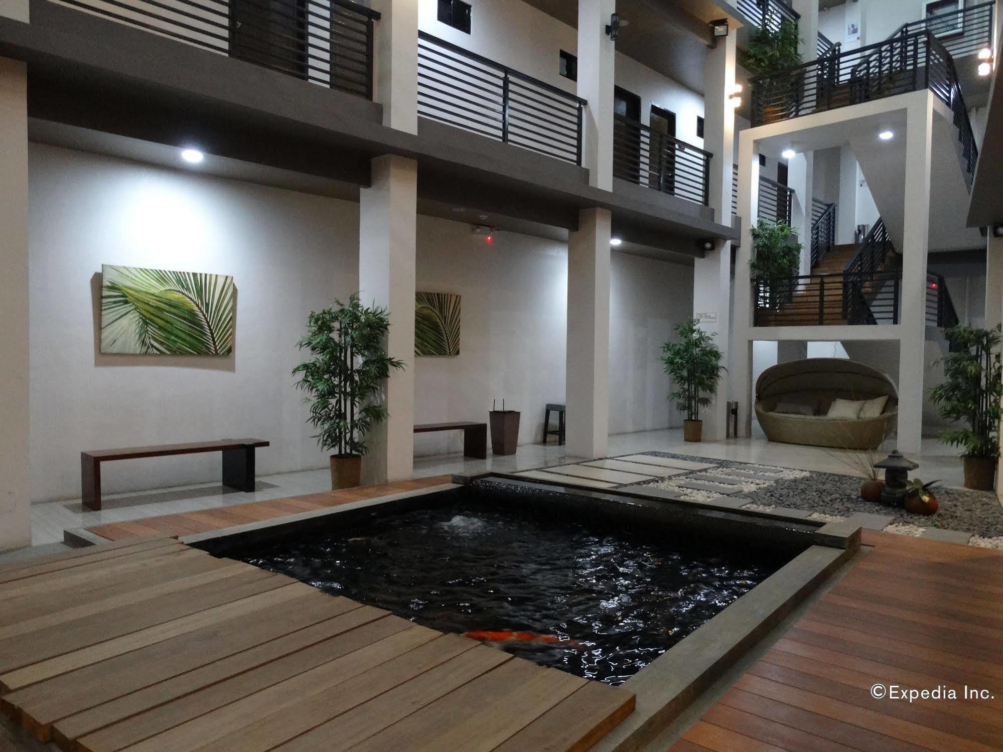 Urban Living Zen Hotel Davao City Exterior foto