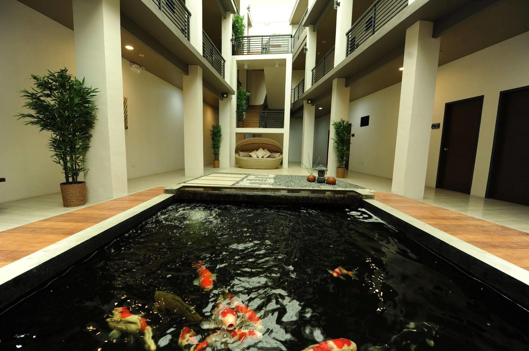 Urban Living Zen Hotel Davao City Exterior foto