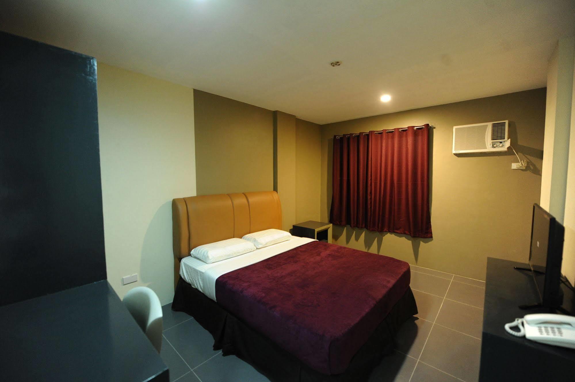 Urban Living Zen Hotel Davao City Exterior foto
