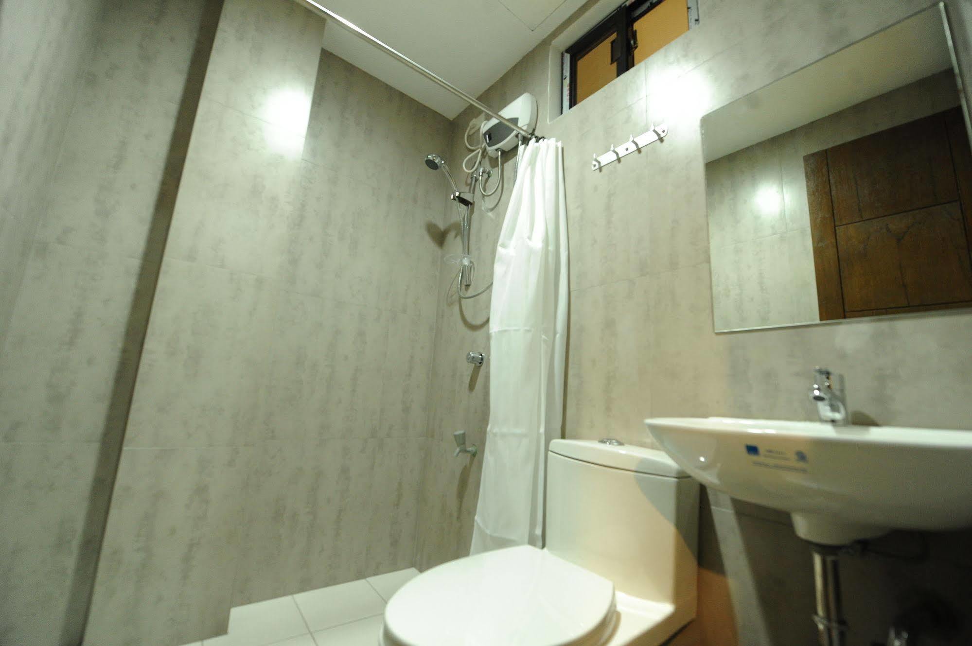Urban Living Zen Hotel Davao City Exterior foto