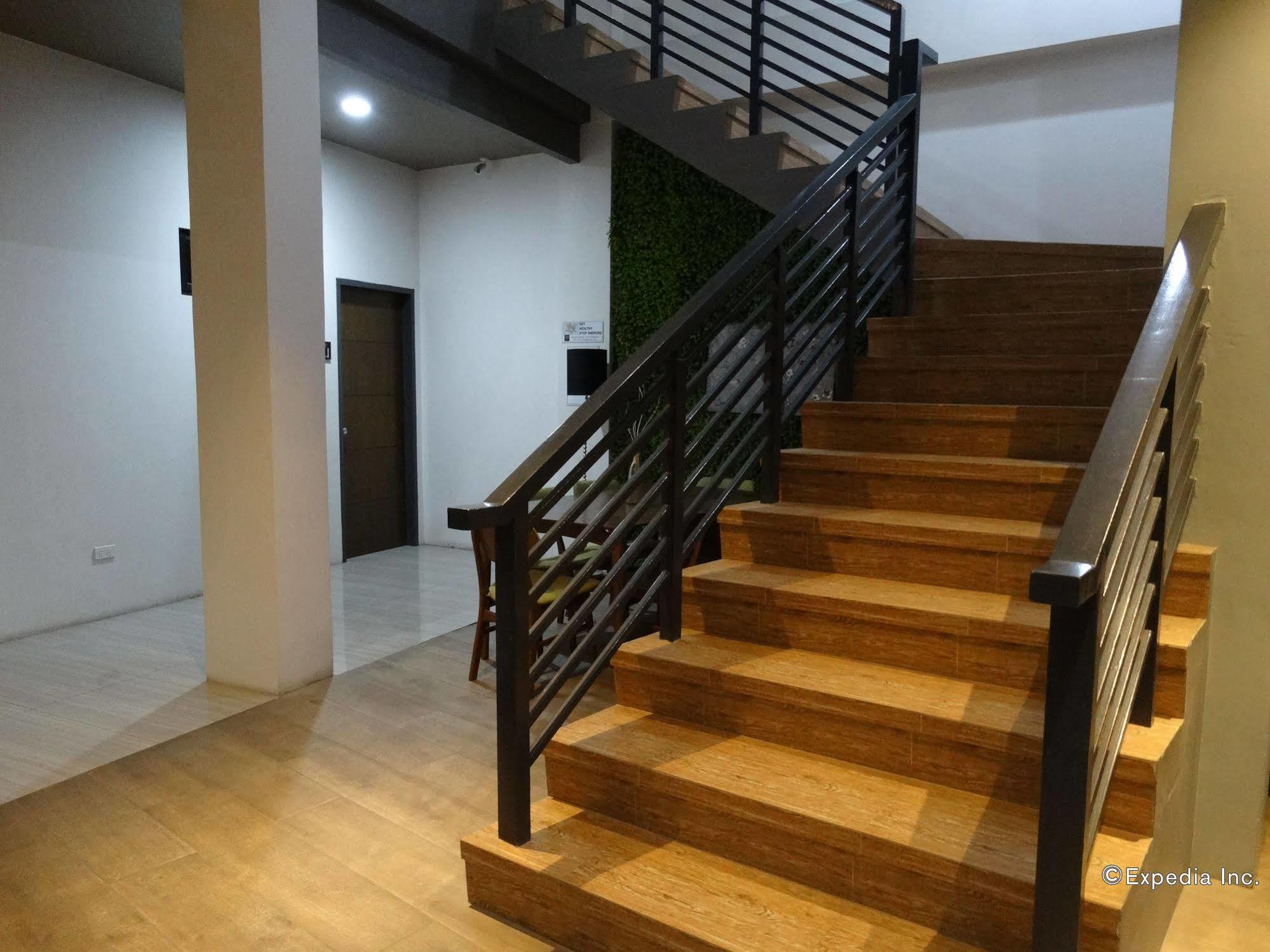 Urban Living Zen Hotel Davao City Exterior foto