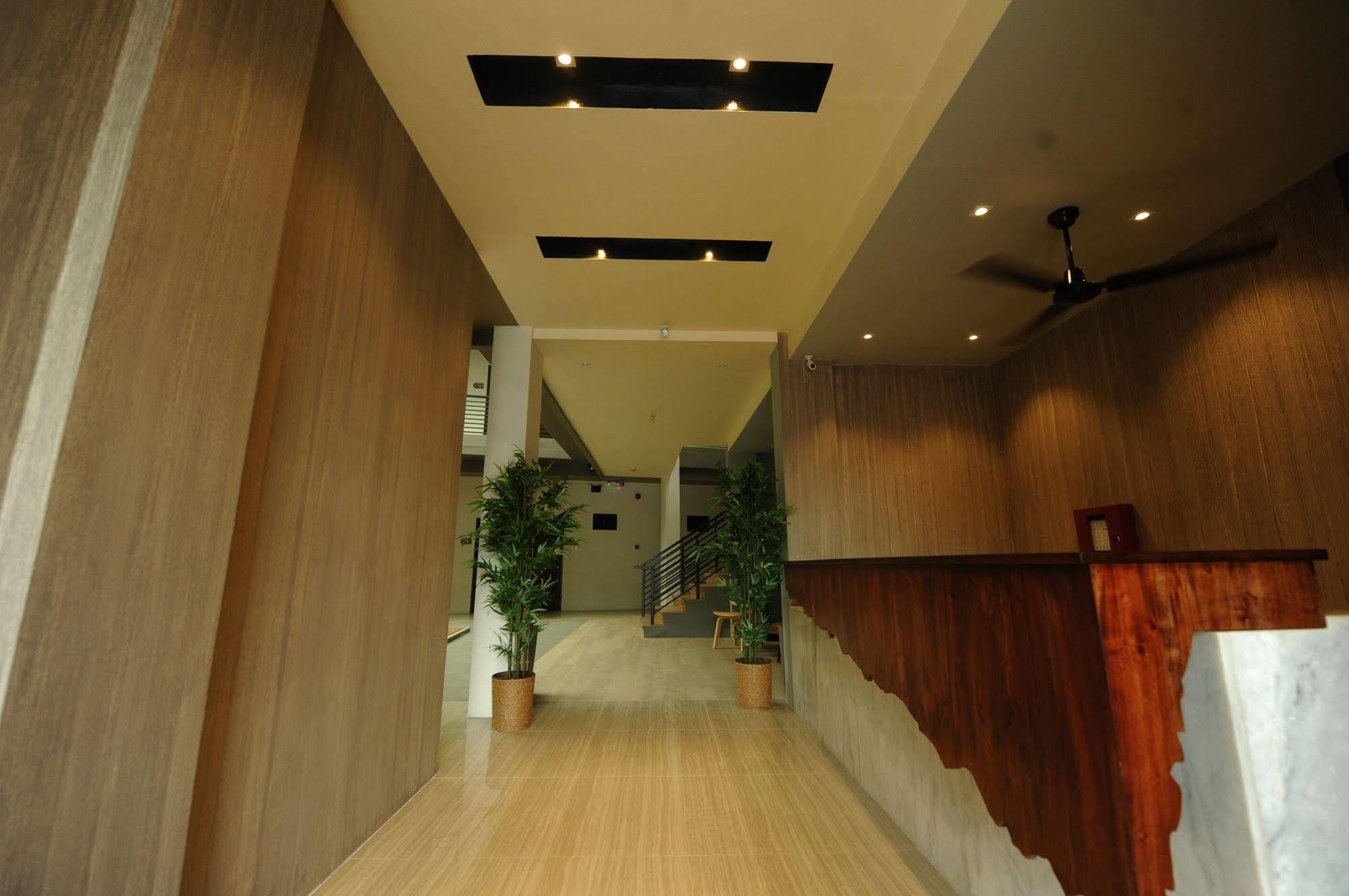 Urban Living Zen Hotel Davao City Exterior foto
