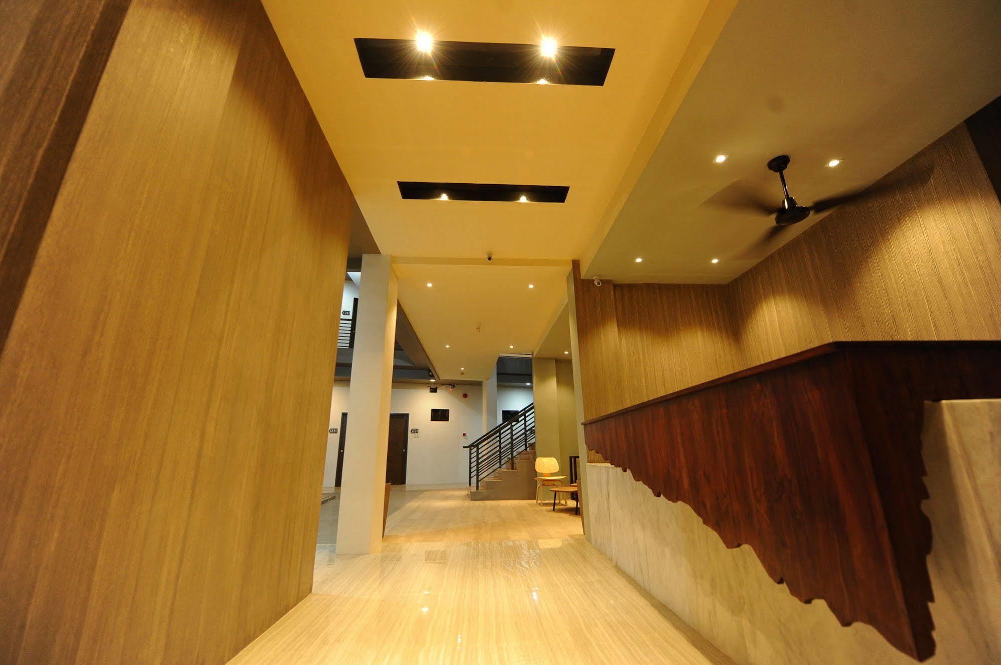 Urban Living Zen Hotel Davao City Exterior foto